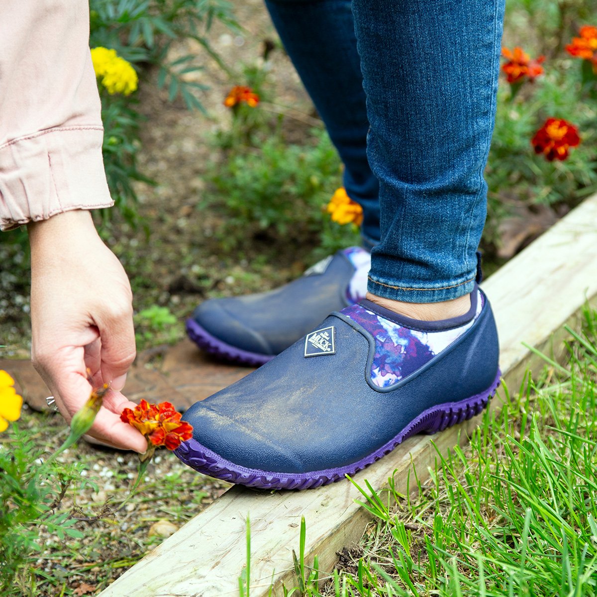Muckster II Navy Floral Rubber Shoes