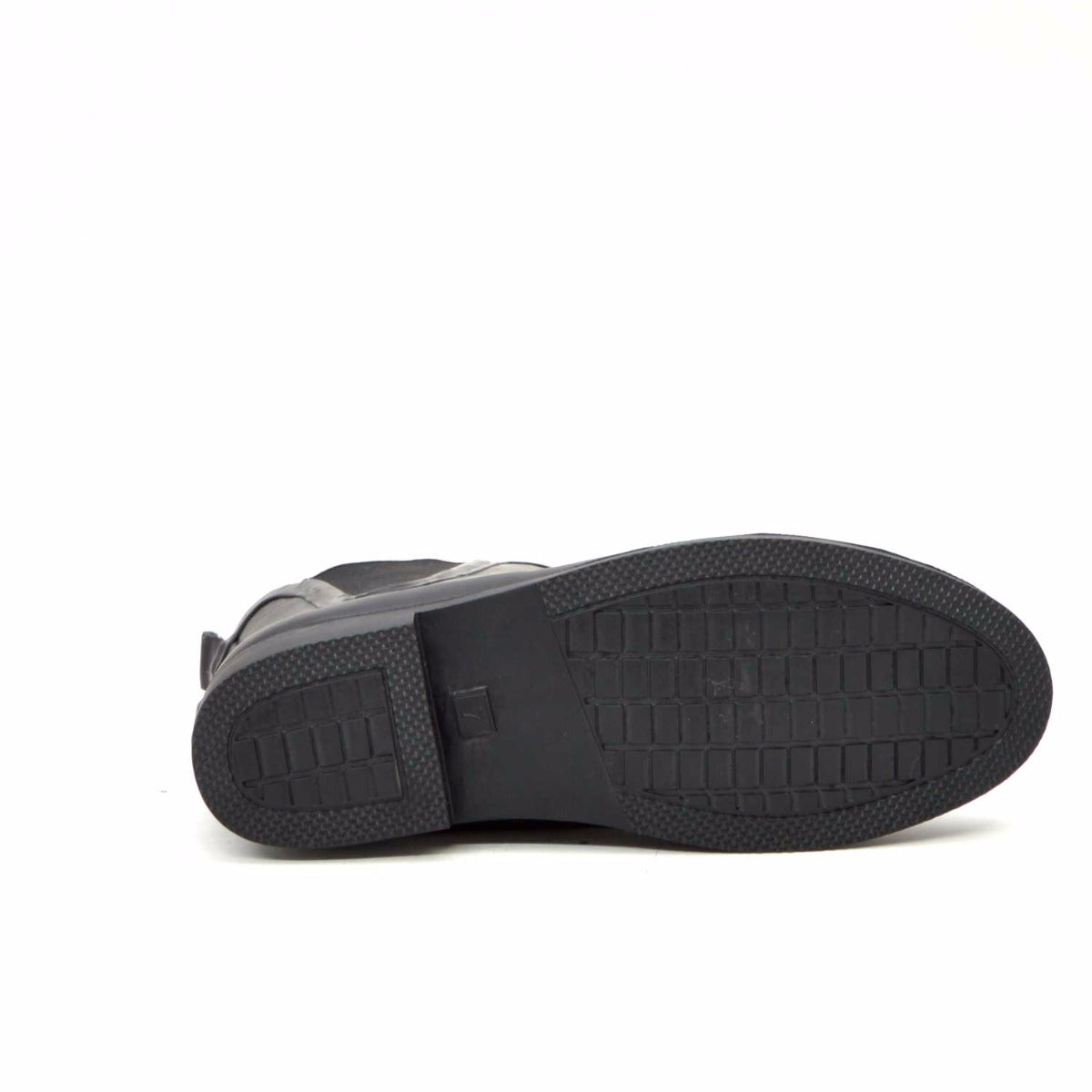 Fleeced V Black Wellies